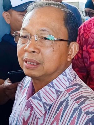 Gubernur Bali I Wayan Koster di Gedung DPRD Provinsi Bali pada Senin (24/7/2023). Kompas.com/ Yohanes Valdi Seriang Ginta