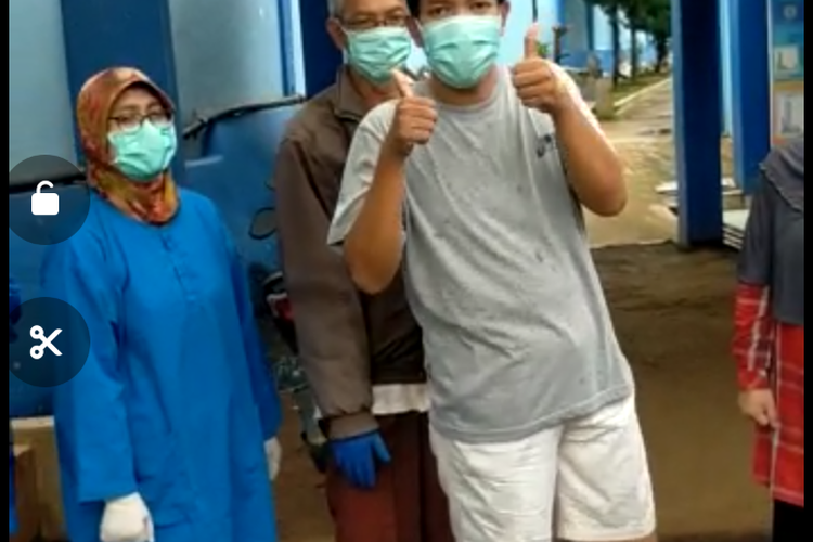 RS (35) pasien positif 03 Lampung dinyatakan sembuh dan diperbolehkan pulang dari rumah sakit. (Foto: layar tangkap video)