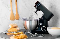 Perbedaan Stand Mixer dan Hand Mixer, Mana yang Terbaik untuk Dapur?