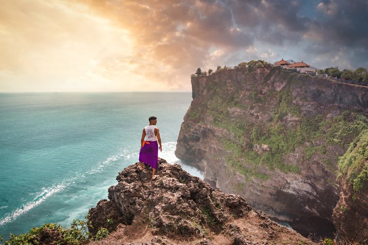 Ilustrasi wisata ke Bali. Bali masuk ke dalam daftar Wisata Terpopuler Dunia 2023 versi TripAdvisor.