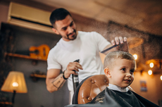 Tips Memangkas Rambut Anak di Barbershop biar Enggak Rewel