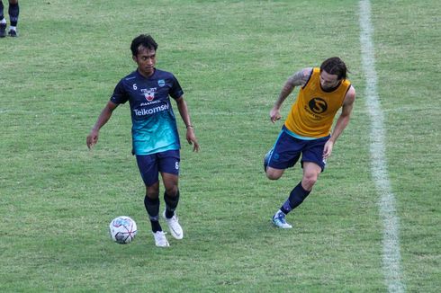 Robi Darwis Debut Liga 1 bareng Persib: Undang Pujian meski Bikin Kesalahan