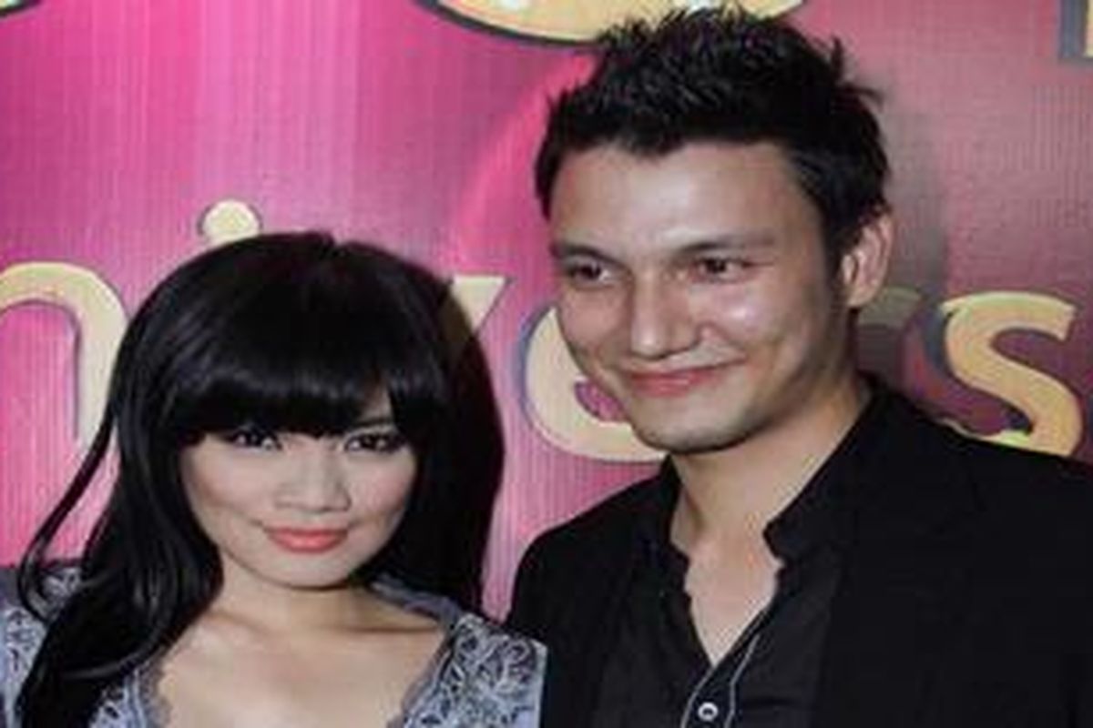 Titi Kamal dan Christian Sugiono