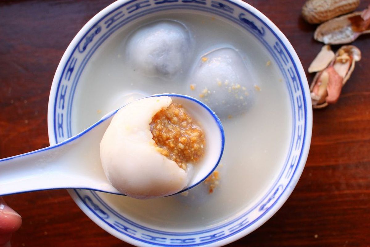 Resep Tang Yuan, Bola Bola Kenyal Isi Kacang Khas Imlek