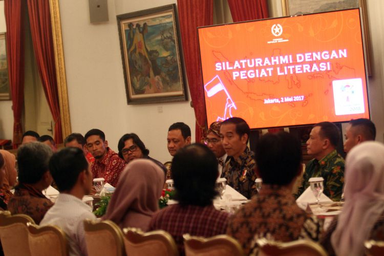 Presiden Joko Widodo memperingati Hari Pendidikan Nasional di Istana Negara, Jakarta, Selasa (2/5/2017).