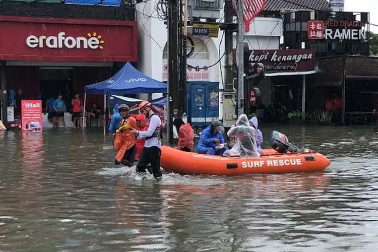 Banjir di Bali membuat banyak wisatawan yang membatalkan kunjungannya ke Bali.