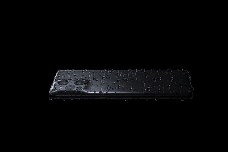 Oppo menyematkan teknologi water dust resistant pada Oppo Find X3 Pro 5G. 