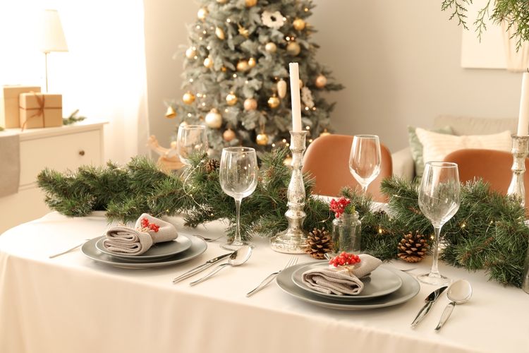 Dekorasi Natal di meja makan