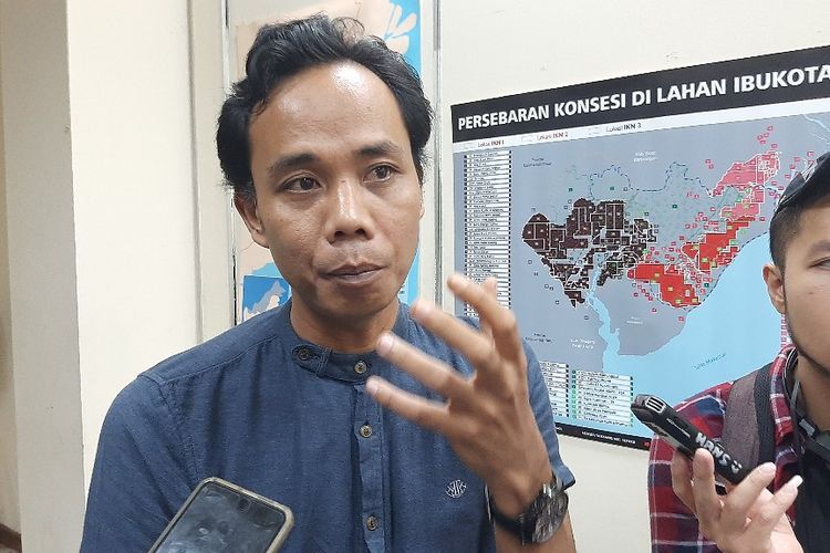 Kepala Departemen Advokasi WALHI Zenzi Suhadi usai sebuah acara diskusi di Kantor YLBHI, Selasa (17/12/2019).