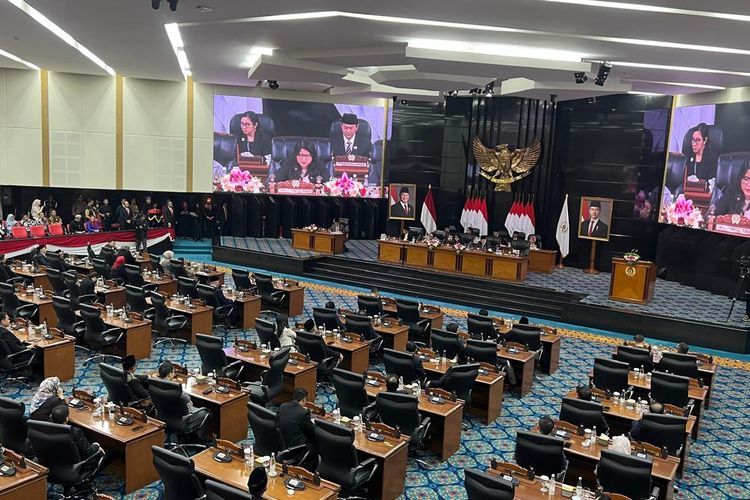 DPRD DKI Interupsi Pramono soal Sekolah Gratis, Minta Tepat Sasaran bagi Warga Miskin