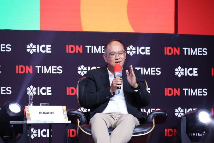 Presiden Direktur Allianz Utama Indonesia Sunadi dalam Indonesia Millennial &amp; Gen Z Summit 2024. 