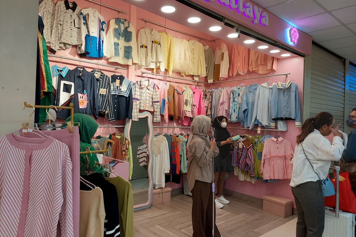 Kios Pattaya di Little Bangkok, Tanah Abang yang menjual baju-baju wanita impor Bangkok