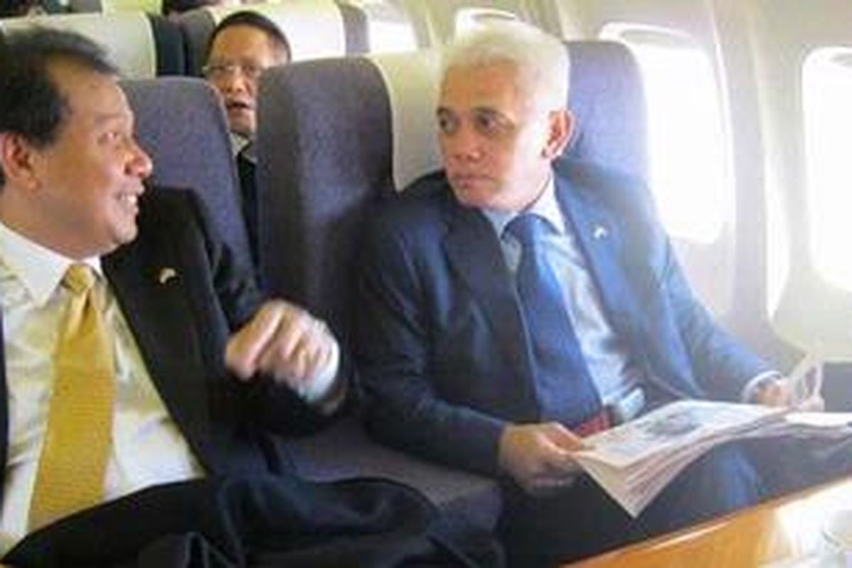 Menko Perekonomian Hatta Rajasa mendapat kehormatan menggunakan pesawat kepresidenan Korea Selatan Lee Myun Bak saat terbang dari Seoul ke Busan, Selasa (15/2/2011).