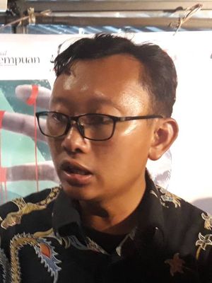 Ketua Bidang Advokasi Yayasan Lembaga Bantuan Hukum Indonesia (YLBHI) Muhammad Isnur usai diskusi di kawasan Menteng, Jakarta Pusat, Senin (14/10/2019).