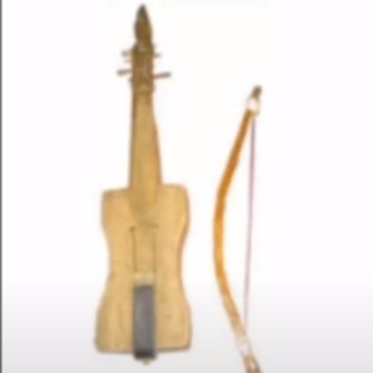 alat musik sasando berasal dari daerah nusa tenggara timur yang dimainkan dengan cara