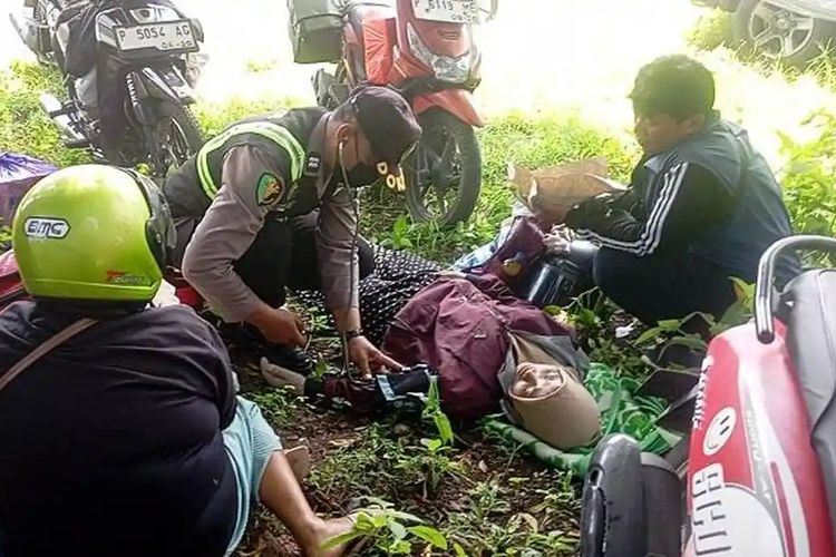 Kelelahan dan Cuaca Panas, Belasan Pemudik Jatuh Pingsan di Pelabuhan Gilimanuk