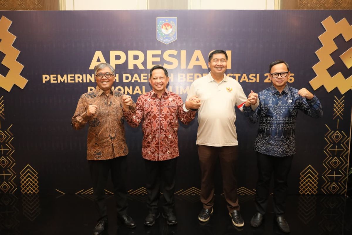  Menteri Dalam Negeri (Mendagri) Muhammad Tito Karnavian saat menghadiri Malam Anugerah Apresiasi Pemerintah Daerah Berprestasi Tahun 2026 Regional Kalimantan di Ballroom Hotel Platinum Balikpapan, Kalimantan Timur (Kaltim), Selasa (5/5/2026) malam.