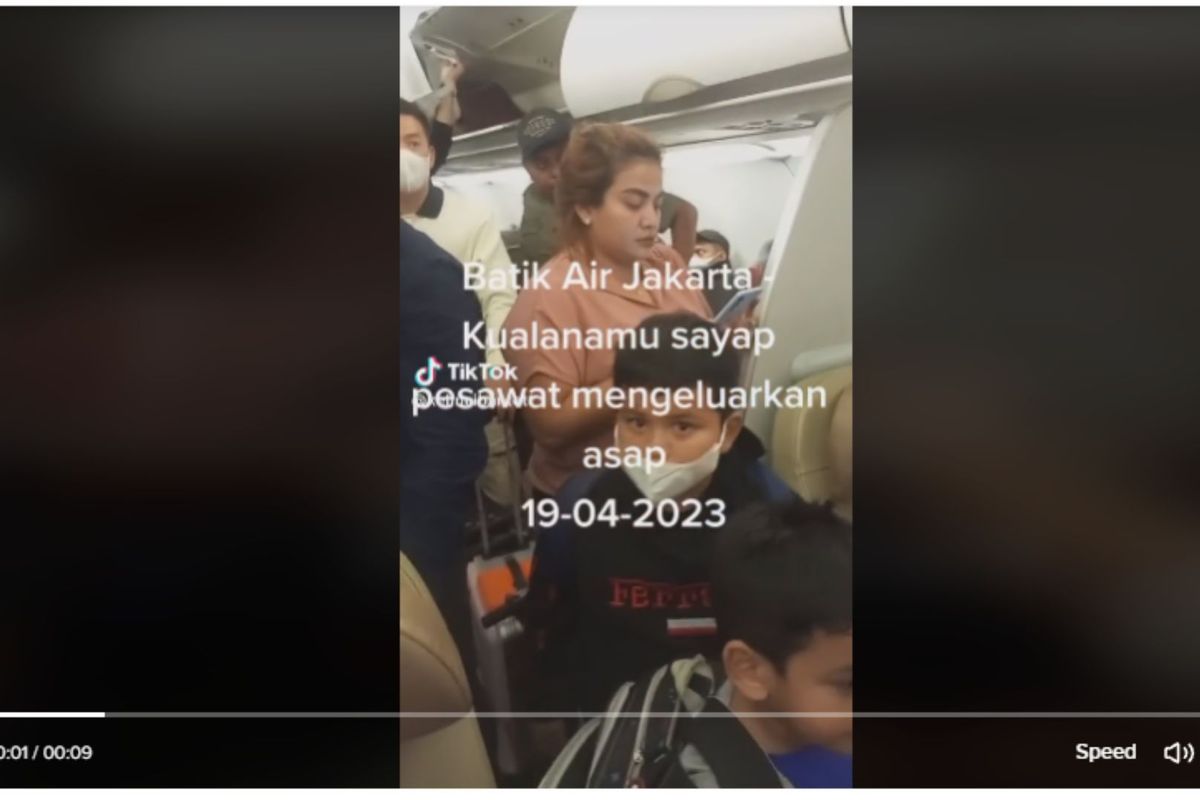 Batik Air buka suara soal video dengan narasi pesawat miliknya dengan nomor penerbangan ID 6842 mengeluarkan asap sebelum lepas landas pada Kamis (20/4/2023).