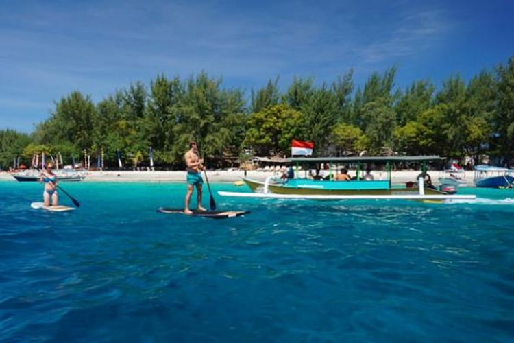 Wisman di Gili Trawangan, Lombok, NTB, Jumat (25/8/2016).