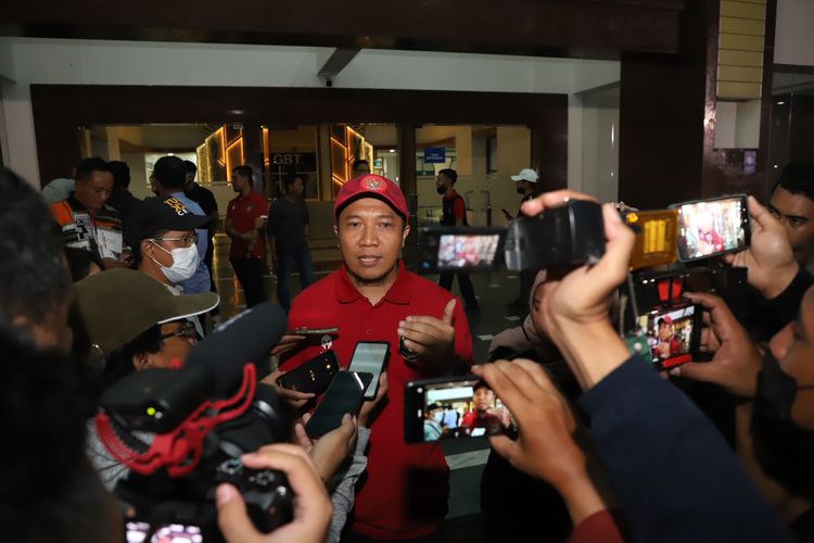 Wakil Ketua Asprov PSSI Jatim Amir Burhannudin seusai mendampingi Menteri Pemuda dan Olahraga saat melakukan sidak ke Stadion Gelora Bung Tomo Surabaya , Sabtu (15/10/2022) sore.