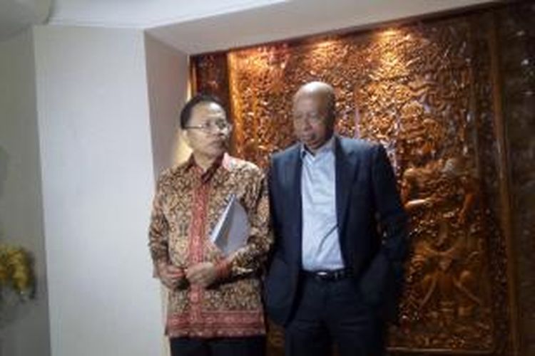 Menteri Koordinator Kemaritiman Rizal Ramli menerima kunjungan dari Arifin Panigoro, Rabu (25/11/2015). Pengusaha Arifin Panigoro berniat mengambil alih 76 persen saham PT Newmont Nusa Tenggara.