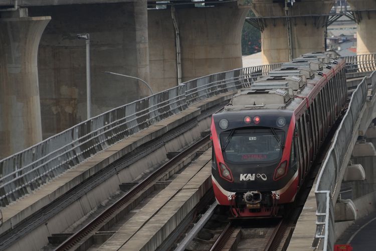 Terdengar Dentuman Keras Saat LRT Jabodebek Berhenti Mendadak di Stasiun Cawang