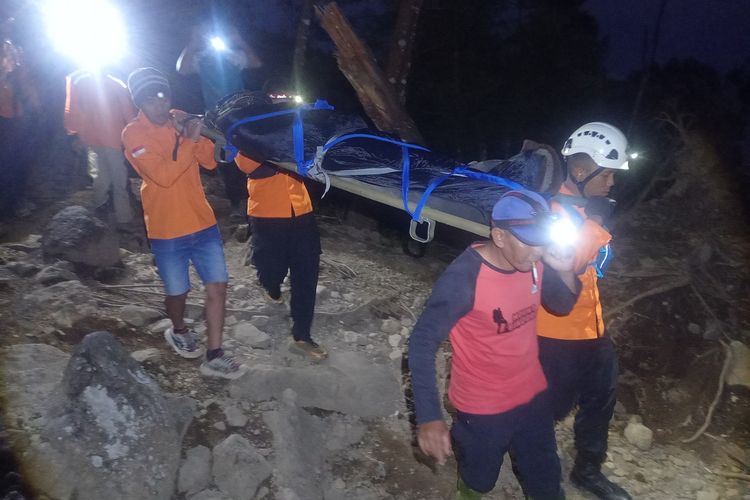 Detik-detik Pendaki Hipotermia di Gunung Sindoro, Terpaksa Ditandu Tengah Malam