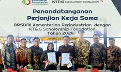 KT&G Scholarship Foundation dan BPSDMI Kemenperin Salurkan Beasiswa Senilai Rp 140 Juta