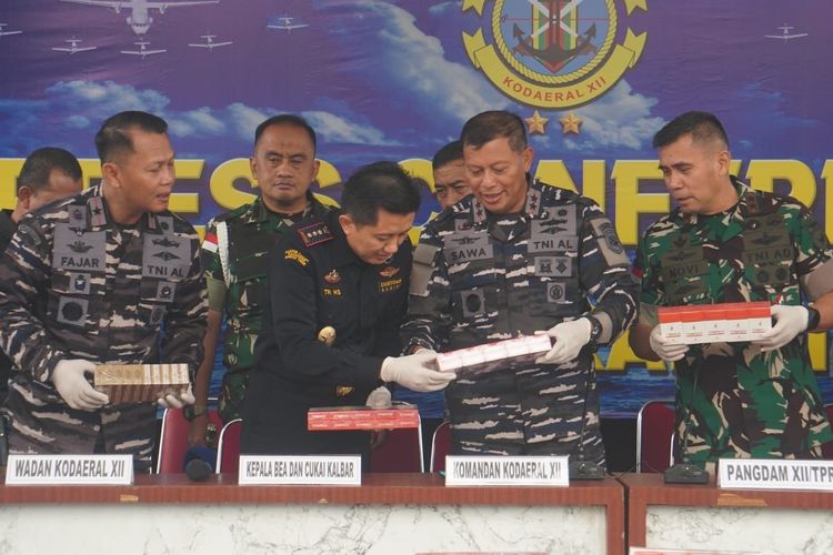 23,68 Juta Batang Rokok dari Semarang Diamankan di Pelabuhan Dwikora Pontianak, Pemiliknya Masih Misterius 