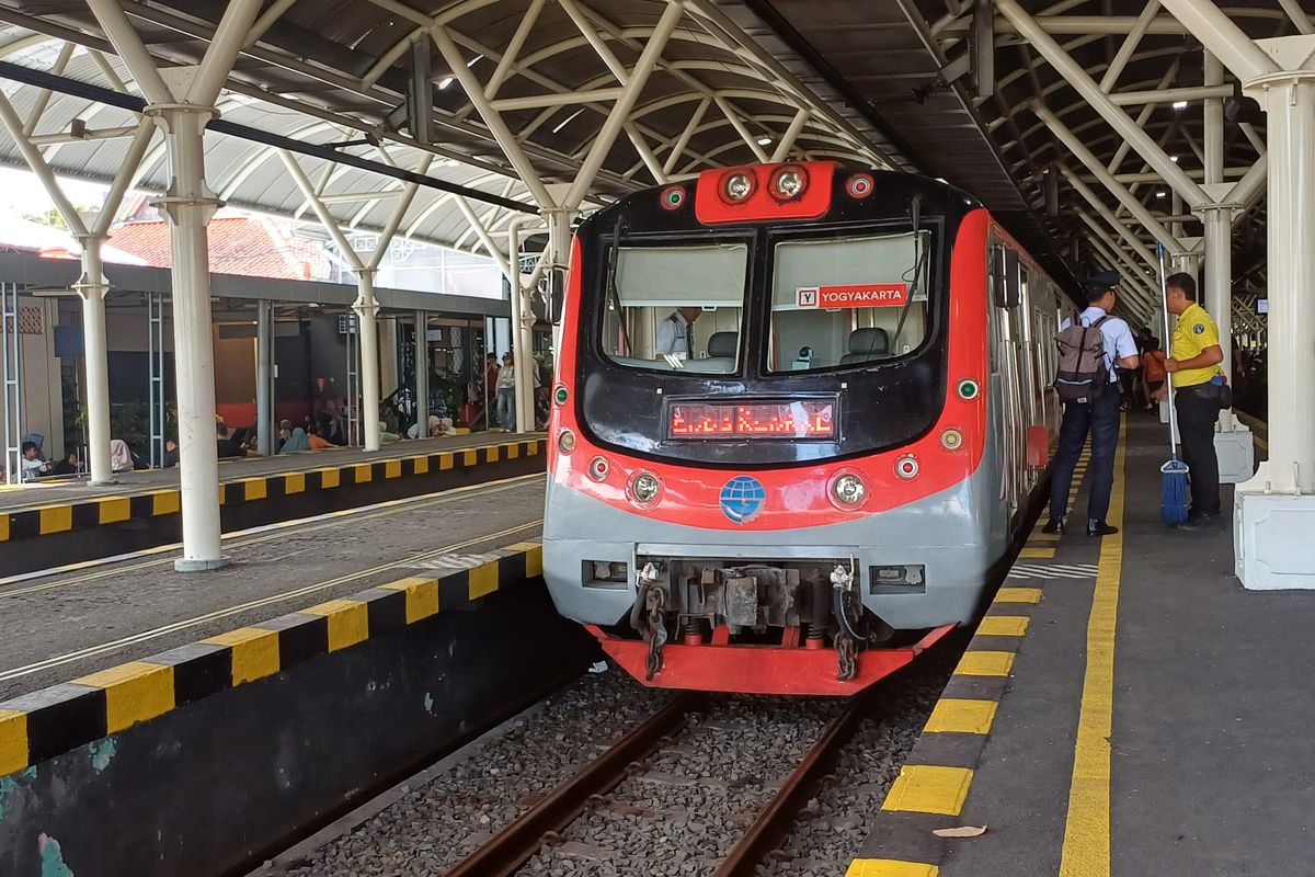 Jadwal KRL Jogja-Solo dari Stasiun Tugu dan Lempuyangan saat long weekend Idul Adha untuk keberangkatan 6-9 Juni 2025 ke arah Solo.