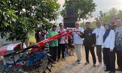 Dukung Produktivitas Petani Tebu Blora, Bulog Salurkan Alsintan