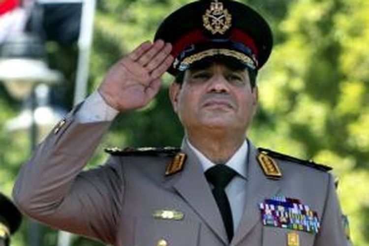 HRW mengatakan Jenderal Abdul Fattah al-Sisi, yang kini menjadi Presiden Mesir, harus diperiksa terkait dugaan melakukan kejahatan terhadap kemanusiaan saat membubarkan unjuk rasa pro-Muhammad Mursi pada 14 Agustus 2014 yang menewaskan sedikitnya 1.400 orang.