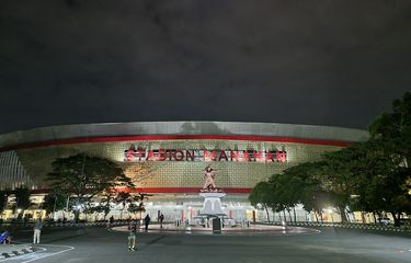 Stadion Manahan Solo yang Kini Buka sampai Malam.