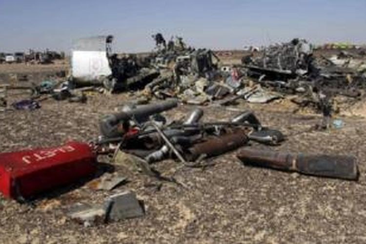 Puing-puing pesawat Metrojet Rusia yang jatuh di Semenanjung Sinai, Mesir hari Sabtu (31/10/2015) lalu. 
