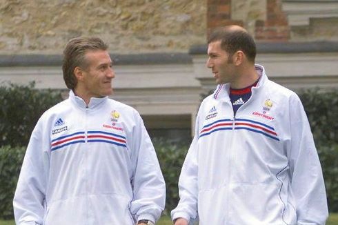Deschamps Proyeksikan Zidane sebagai Penerusnya di Timnas Perancis