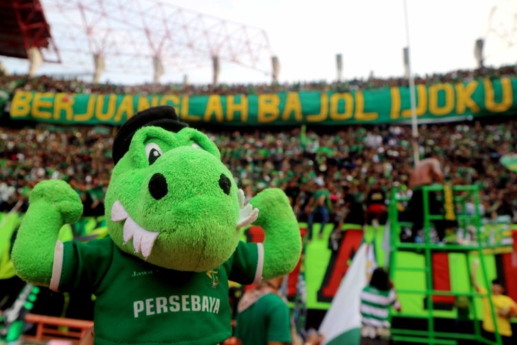 Sebelum laga Pekan 8 Liga 1 2019 melawan tuan rumah PSS Sleman, Suporter Persebaya Surabaya Bonek akan melaksanakan bagi-bagi boneka hasil dari aksi hujan bola yang diselenggarakan di Stadion Gelora Bung Tomo Surabaya, Jawa Timur, Jumat (29/03/2019) sore lalu.