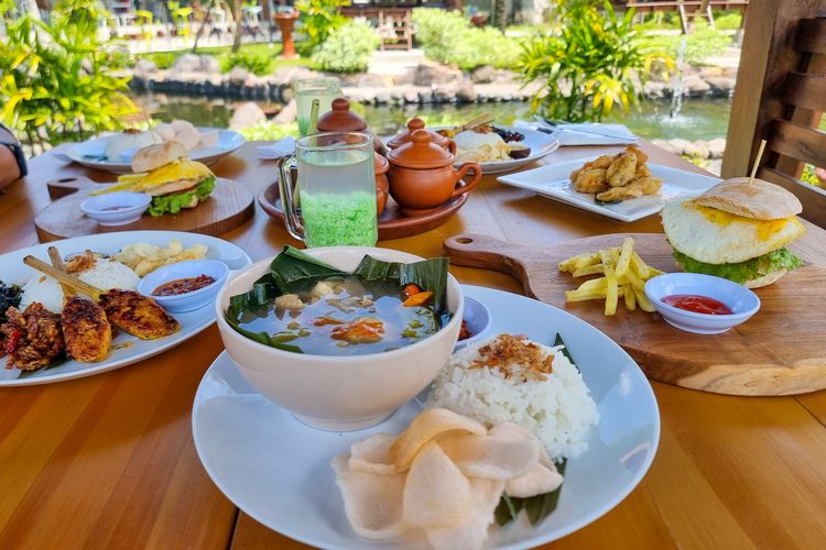 Makanan dan minuman di Sibu Resto, Yogyakarta.