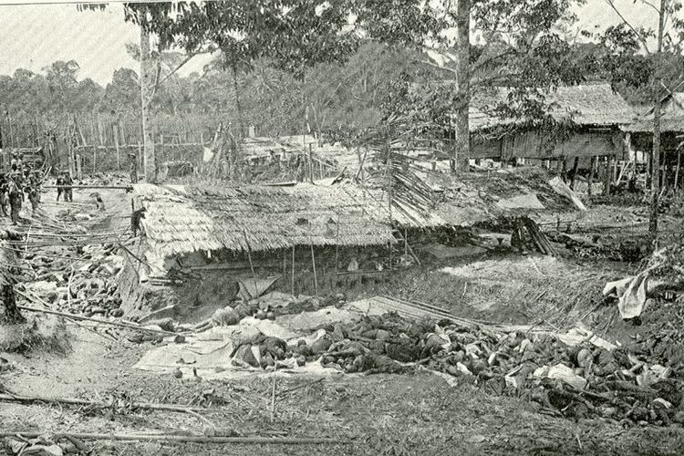 Mayat rakyat Alas yang dibantai oleh Belanda dalam peristiwa Pembantaian Kuta Reh 1904.