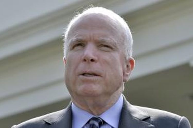 Senator AS dari Partai Republik, John McCain, seusai bertemu Presiden Barack Obama di Gedung Putih, Senin (2/9/2013), membahas soal Suriah.