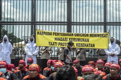 Buruh Demo di Depan DPR/MPR RI, 2 Lajur Jalan Gatot Subroto Ditutup Sementara