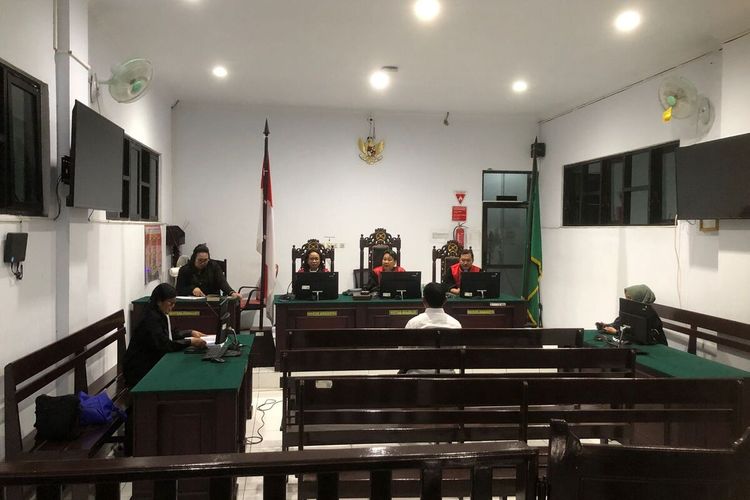 Eks Sekda SBT Maluku Dituntut 3 Tahun Penjara terkait Dugaan Korupsi Rp 2,5 Miliar