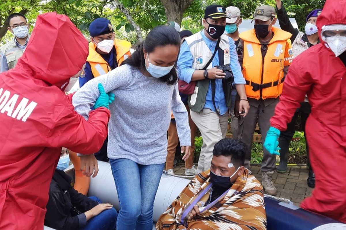 Simulasi penangangan banjir di Cililitan, Jakarta Timur, Jumat (4/12/2020)