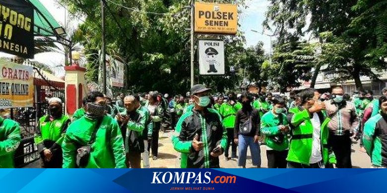 Polsek Senen dan Donatur Bagi 500 Nasi Boks Gratis untuk Pengemudi Ojol dan Warga - Kompas.com - KOMPAS.com