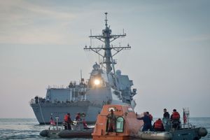 Bajak Laut Somalia Serbu Kapal Tanker Pembawa BBM, Tembakkan Granat Roket