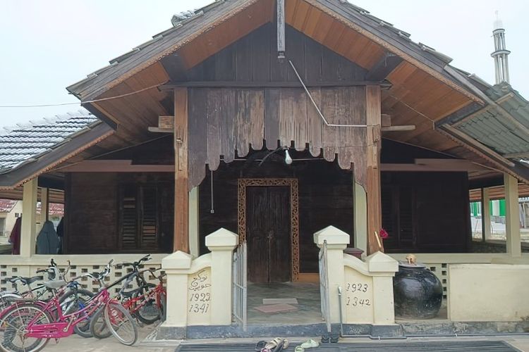 Masjid Madinah Kuta Baroh di Aceh