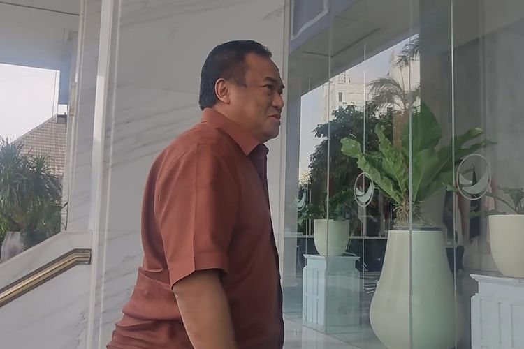 Wakil Ketua DPR sekaligus elite Partai Nasdem Rachmat Gobel saat ditemui di Nasdem Tower, Jakarta, Rabu (17/5/2023). 