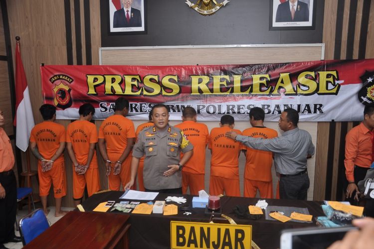 Kapolres Banjar memimpin ekspos sejumlah kasus kejahatan di Kota Banjar, Selasa (21/5/2019).