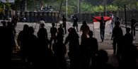 Jejak Kericuhan Demo 25 Agustus: Motor Dibakar hingga Pos Polisi Dirusak