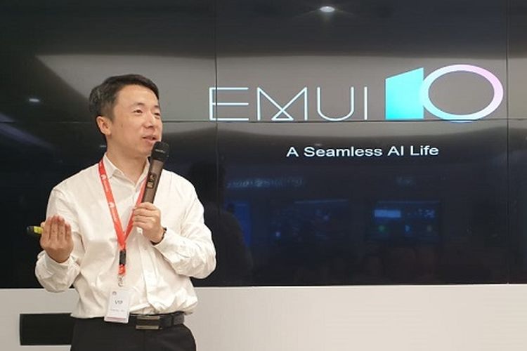 Jame Lu, Senio Manager EMUI Product Marketing Huawei saat memaparkan EMUI 10 di Jakarta