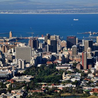 Ilustrasi pemandangan kota Cape Town, Afrika Selatan.